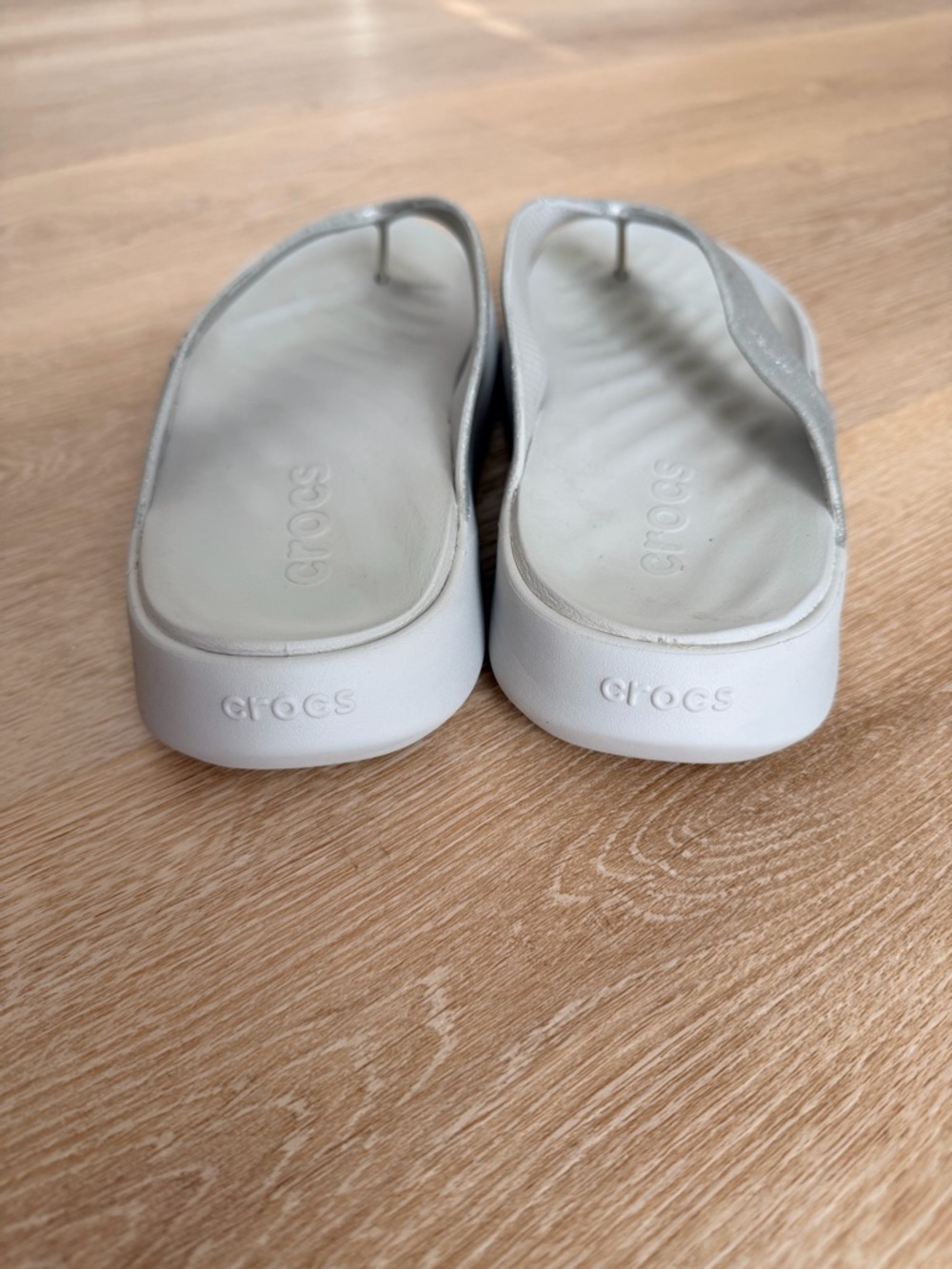 Crocs Getaway Glitter Flip Flops Women’s 9 Gray Platform Sandals - Picture 5 of 9